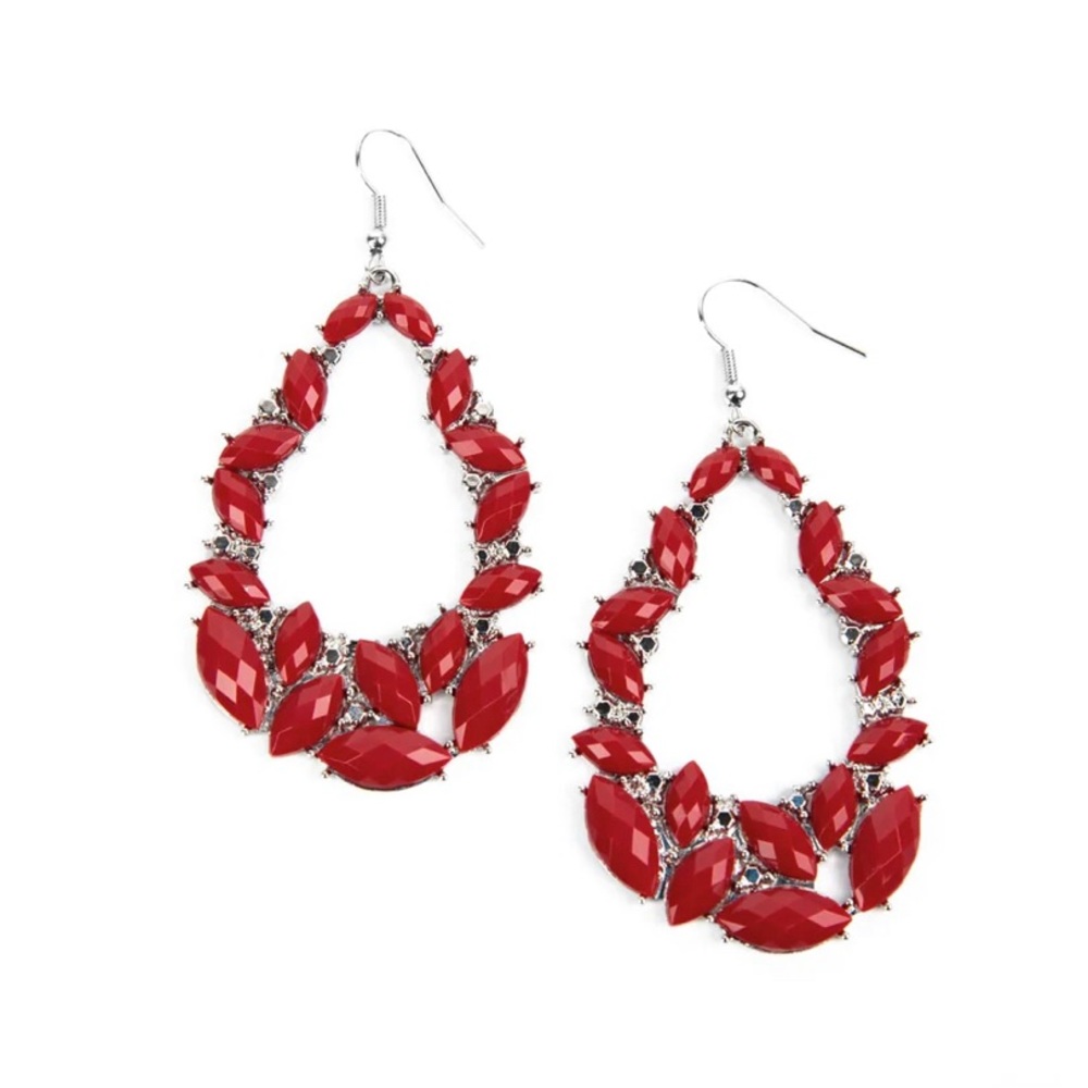PAPARAZZI - TENACIOUS TREASURE - RED EARRINGS